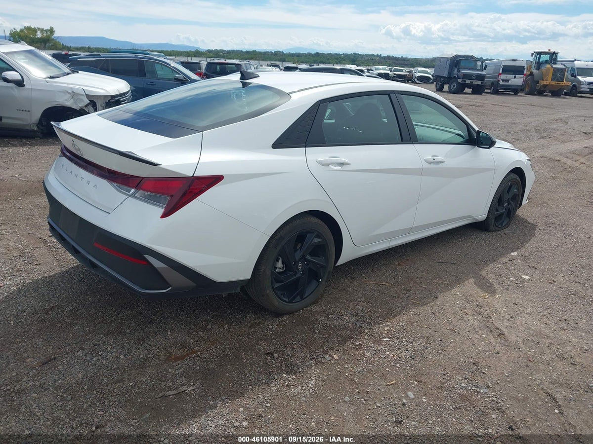 2026 HYUNDAI ELANTRA SEL SPORT — снимка 4