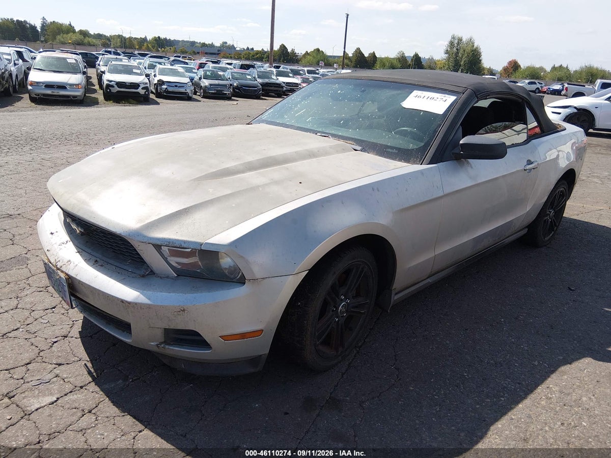 2012 FORD MUSTANG V6 — photo 2
