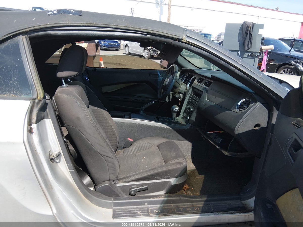 2012 FORD MUSTANG V6 — photo 5