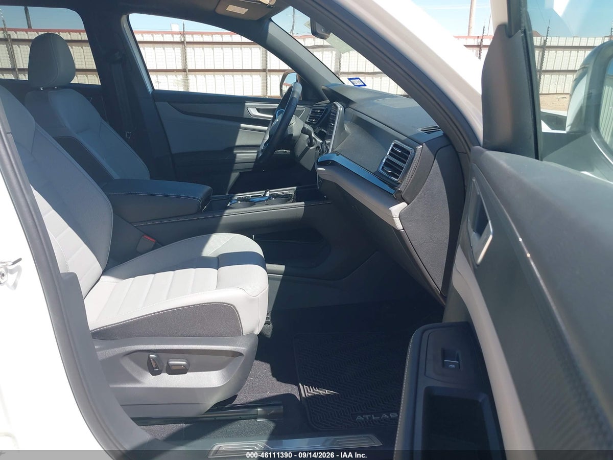 2026 VOLKSWAGEN ATLAS CROSS SPORT SEL R-LINE BLACK — photo 5