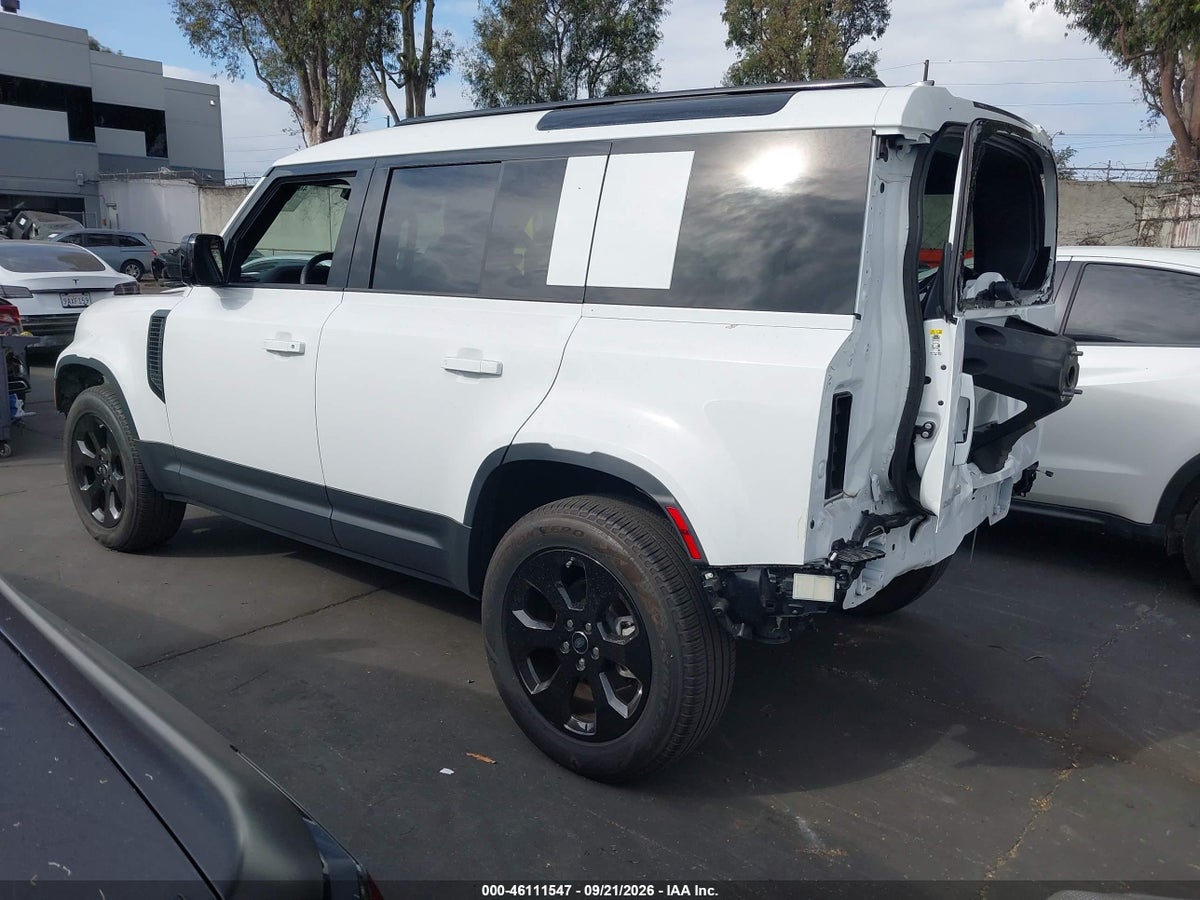 2025 LAND ROVER DEFENDER 110 P300 — photo 3