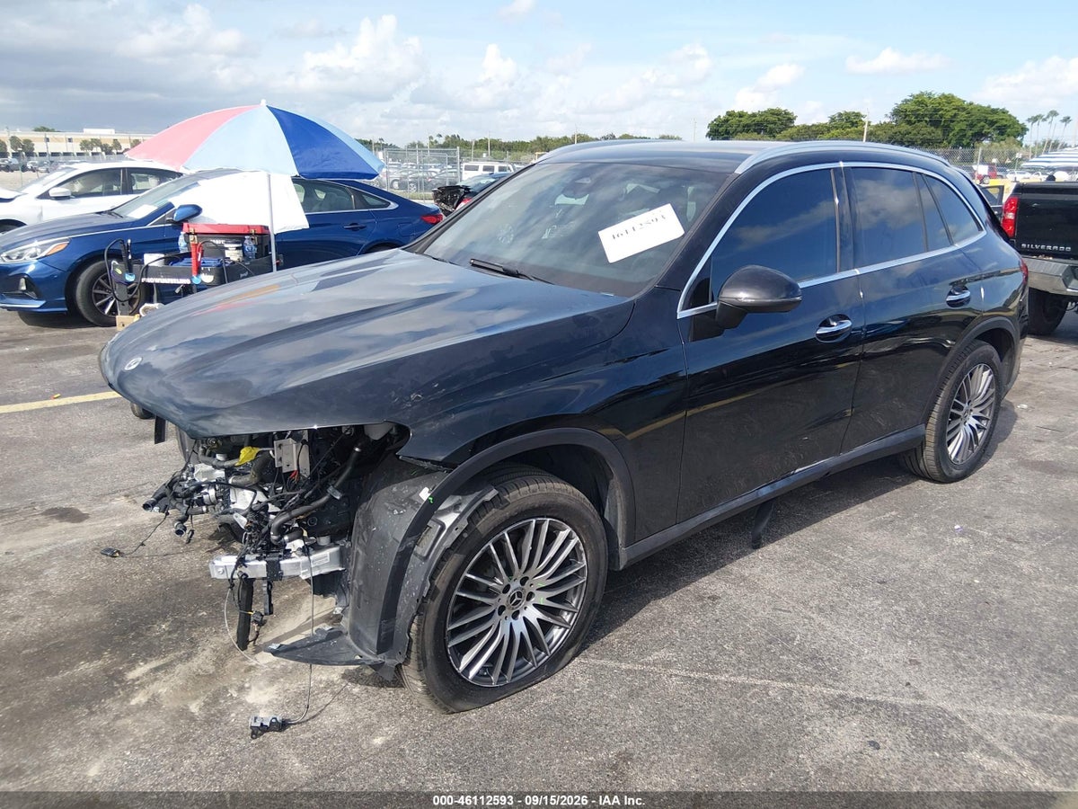 2026 MERCEDES-BENZ GLC 300 SUV — photo 2