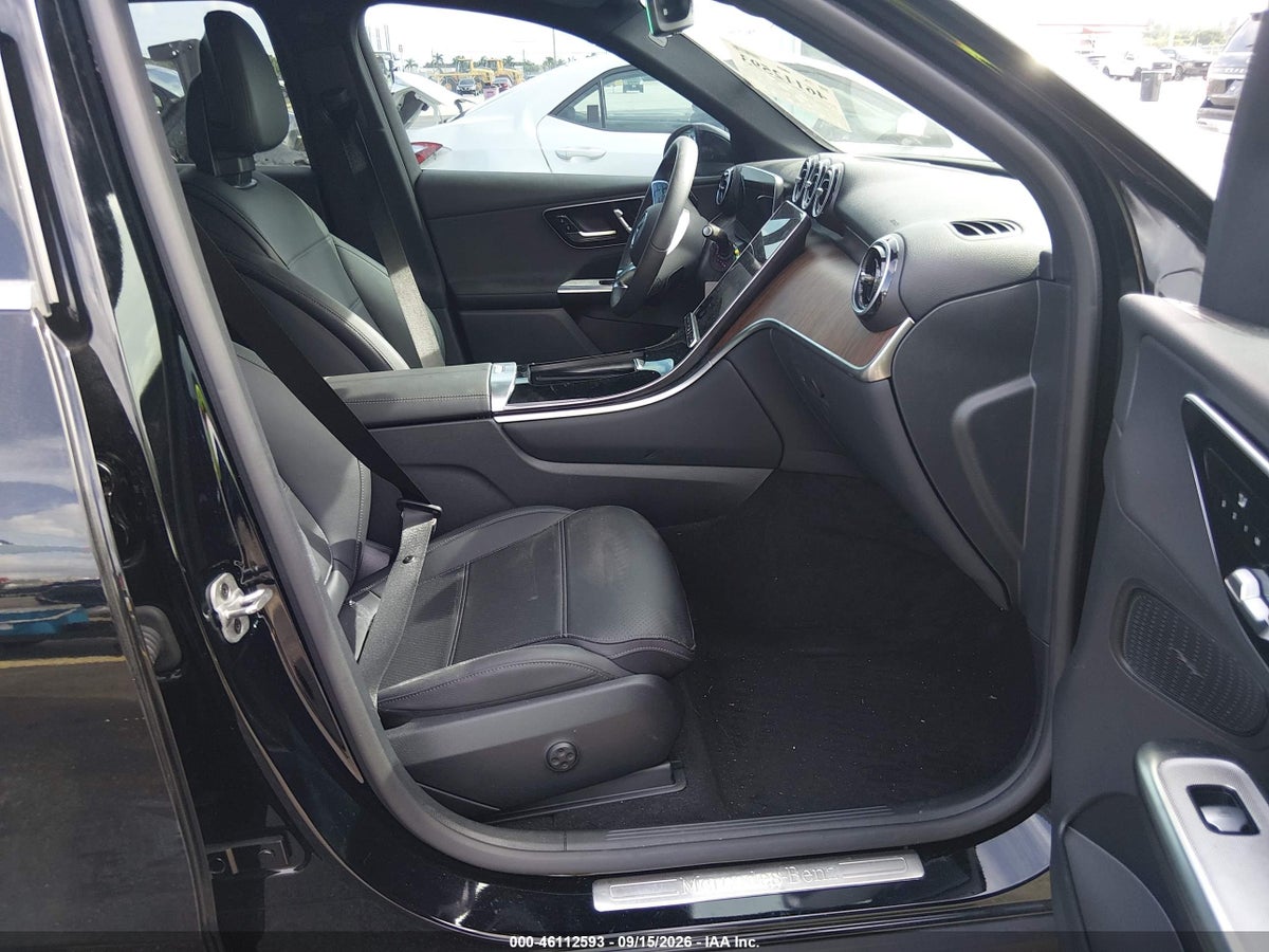 2026 MERCEDES-BENZ GLC 300 SUV — photo 5