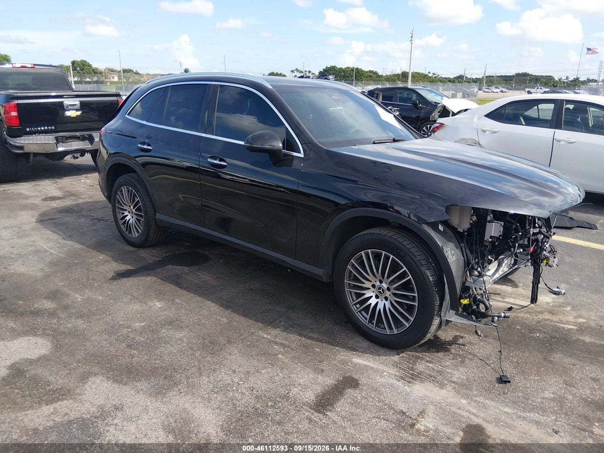 2026 MERCEDES-BENZ GLC 300 SUV
