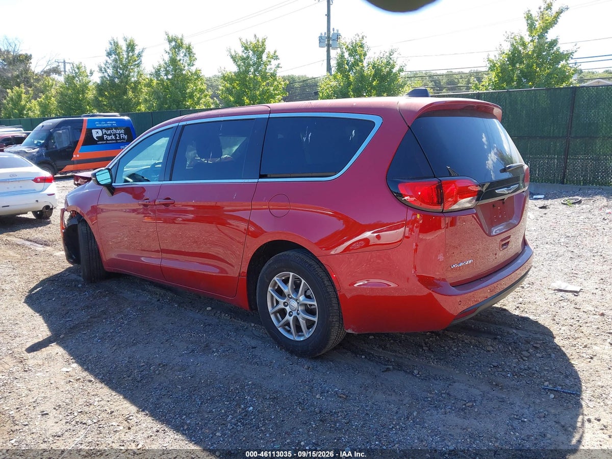 2026 CHRYSLER VOYAGER LX — photo 3