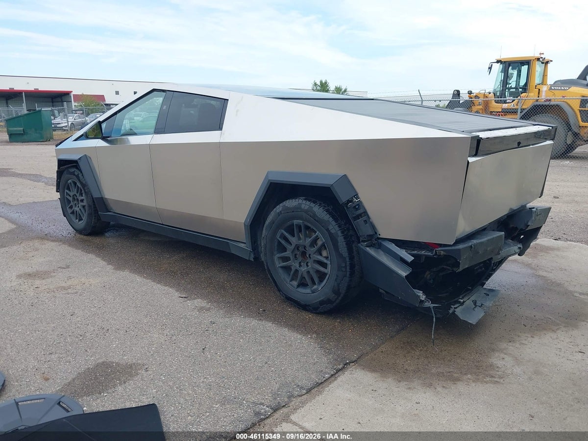 2025 TESLA CYBERTRUCK ALL-WHEEL DRIVE — photo 3