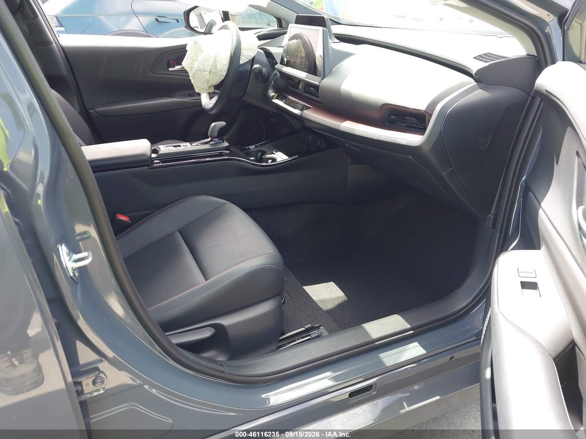 2026 TOYOTA PRIUS PLUG-IN HYBRID XSE — снимка 5