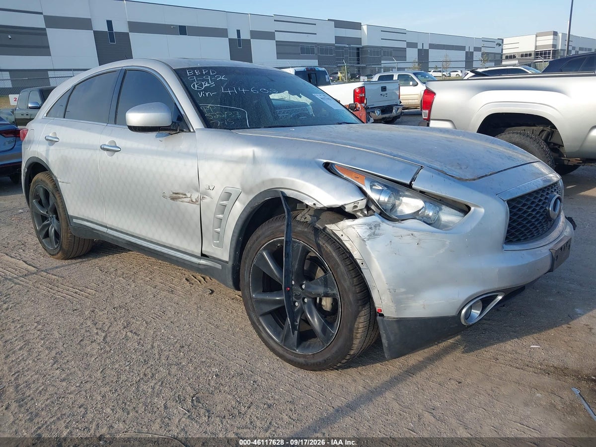 2017 INFINITI QX70