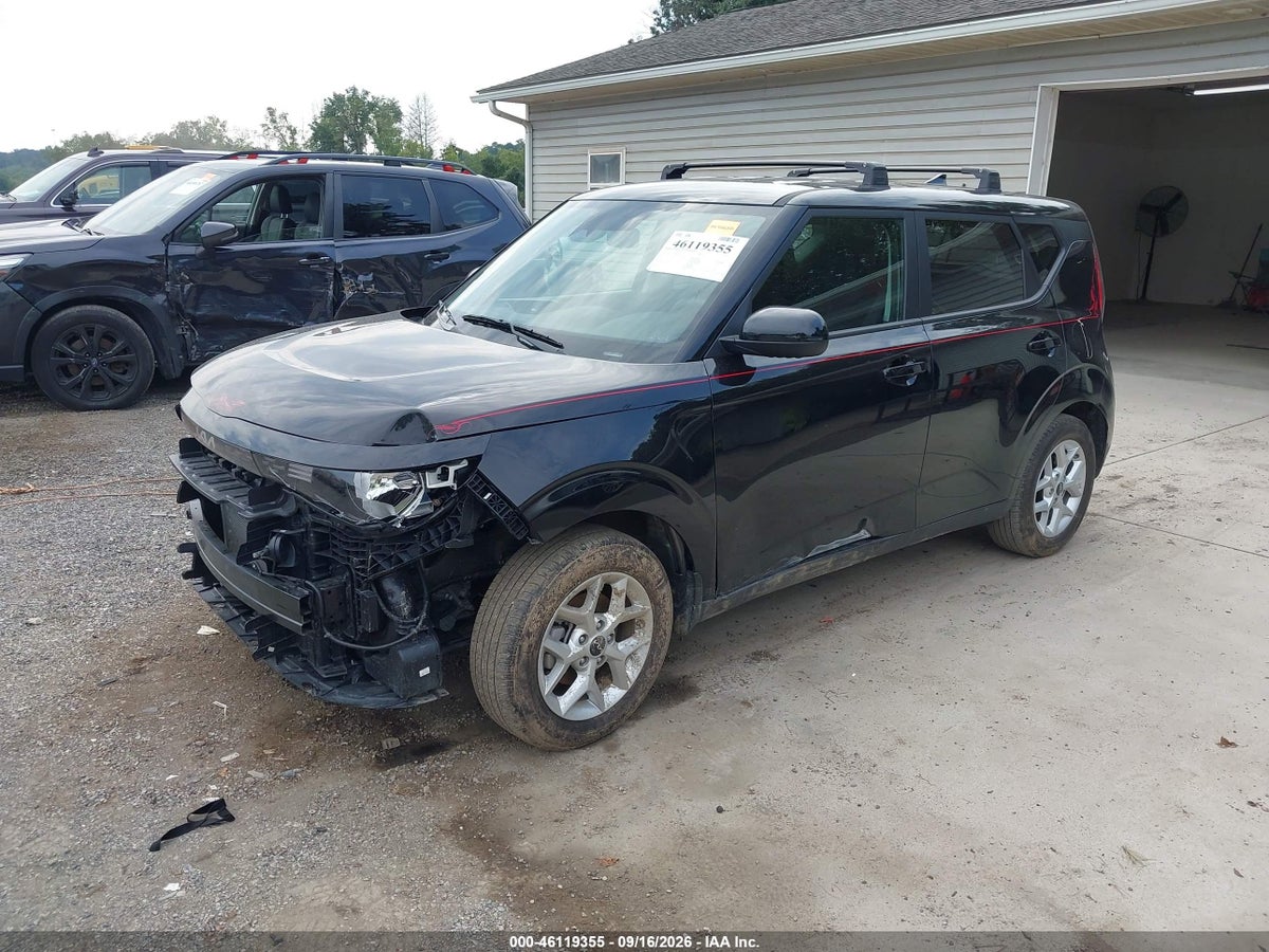 2025 KIA SOUL LX — photo 2