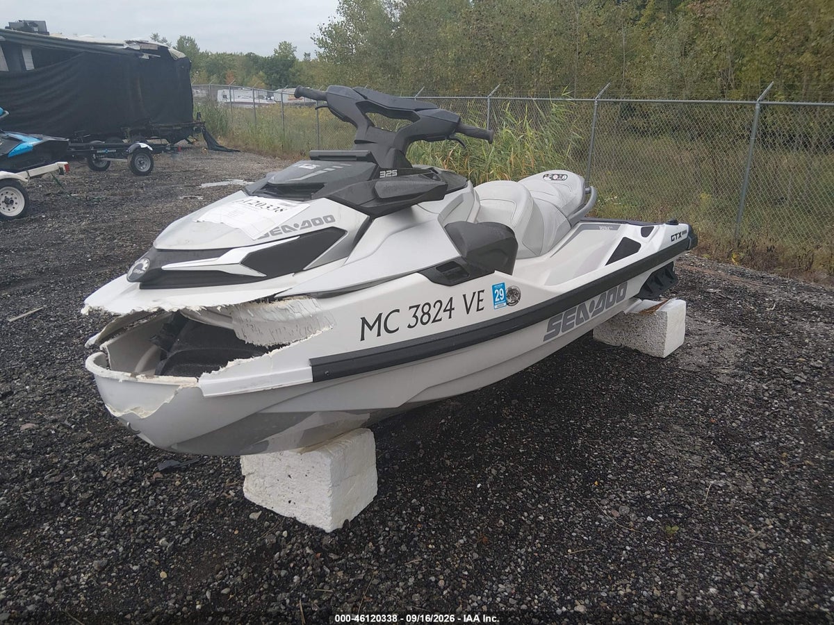 2026 SEADOO GTX-300 LIMITED — photo 2