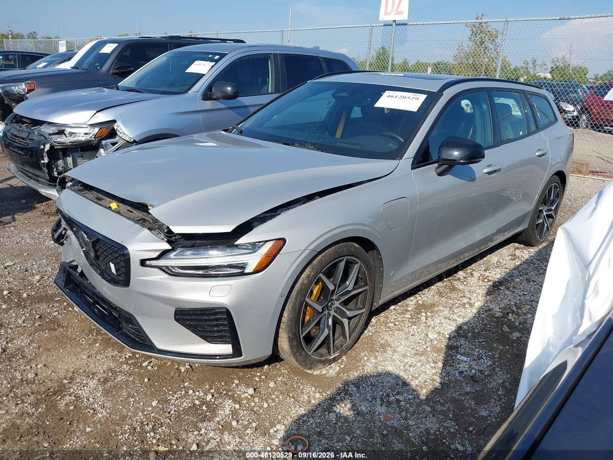 2025 VOLVO V60 PLUG-IN HYBRID T8 POLESTAR ENGINEERED — снимка 2