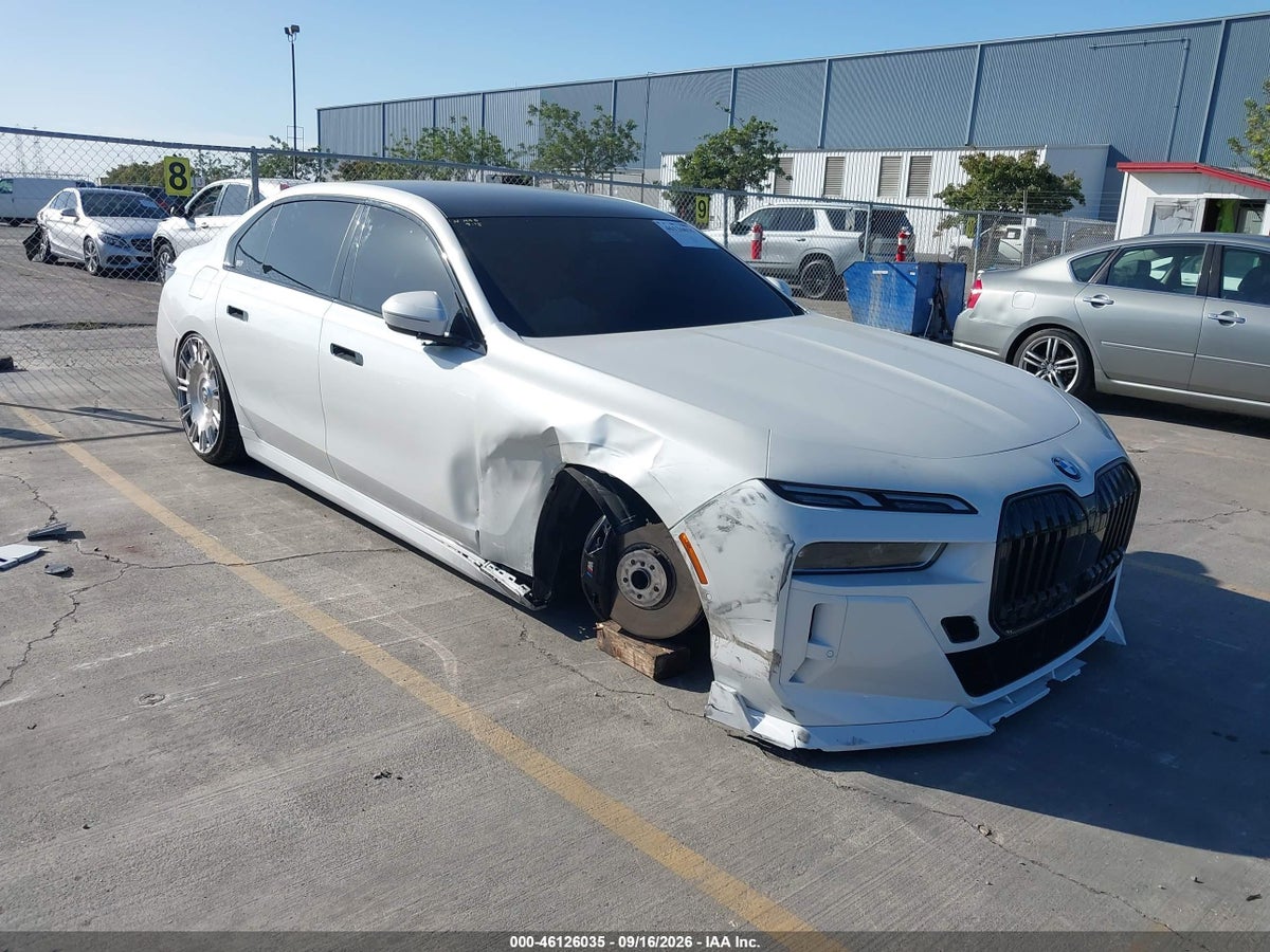 2025 BMW 740I