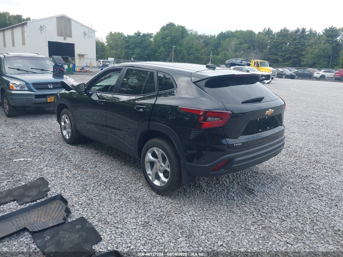 2026 CHEVROLET TRAX FWD LS — photo 3
