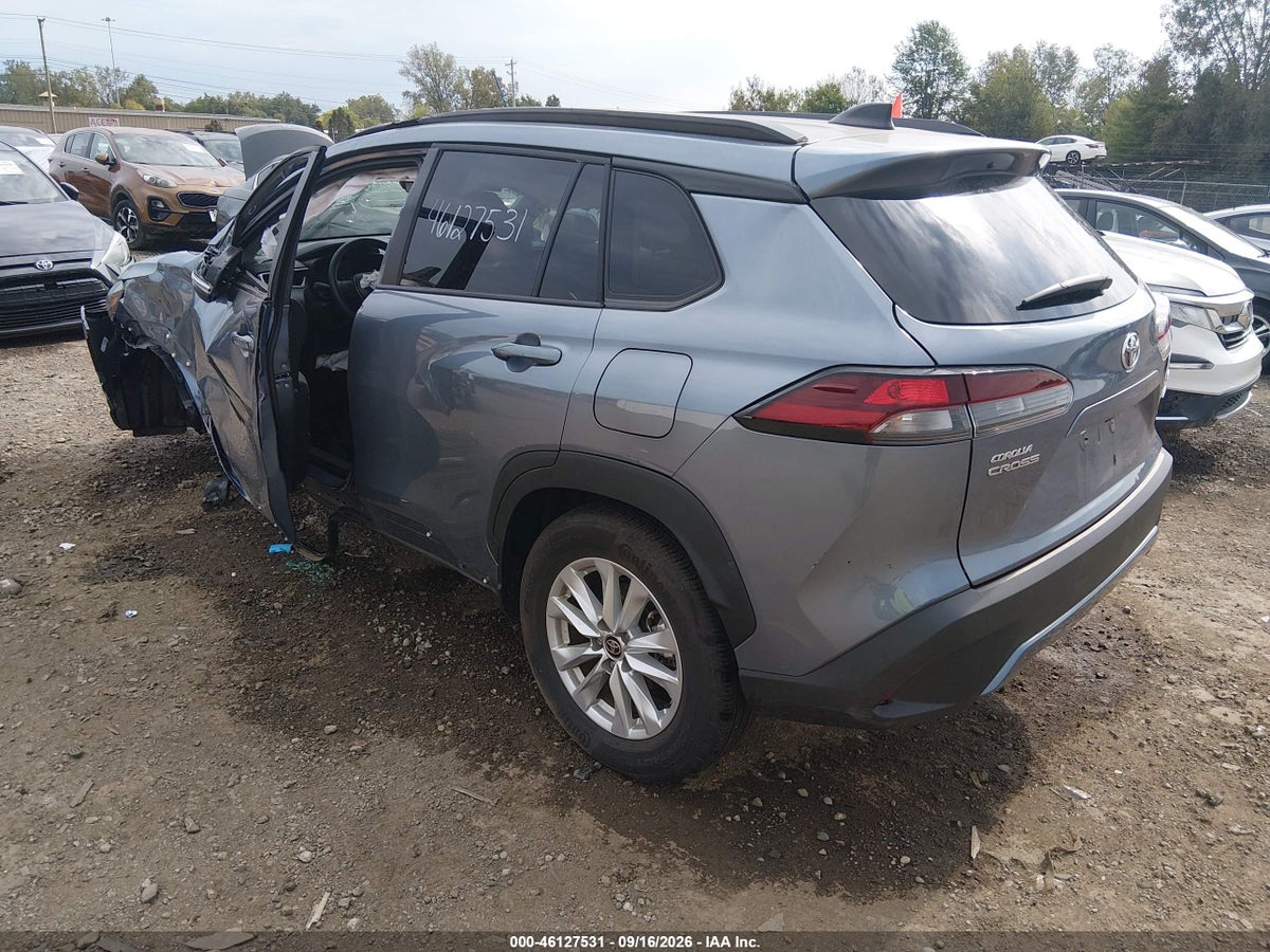 2026 TOYOTA COROLLA CROSS LE — photo 3
