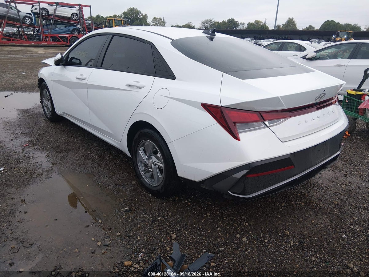 2026 HYUNDAI ELANTRA SE — photo 3