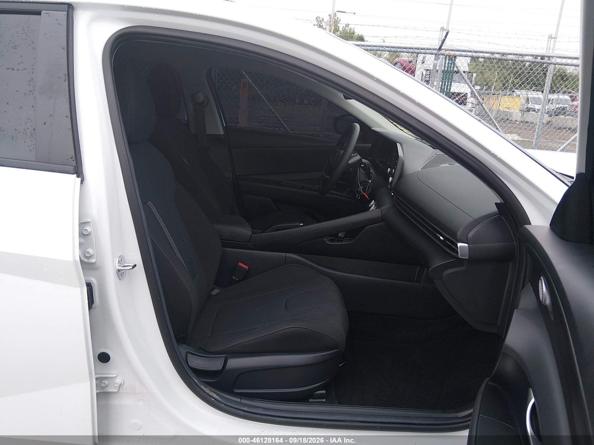 2026 HYUNDAI ELANTRA SE — photo 5