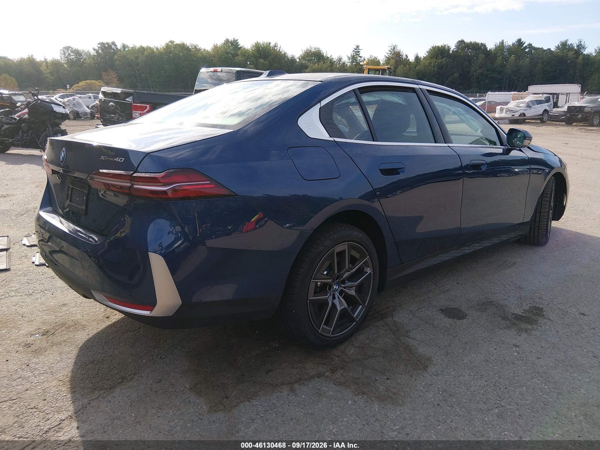 2027 BMW I5 — photo 4