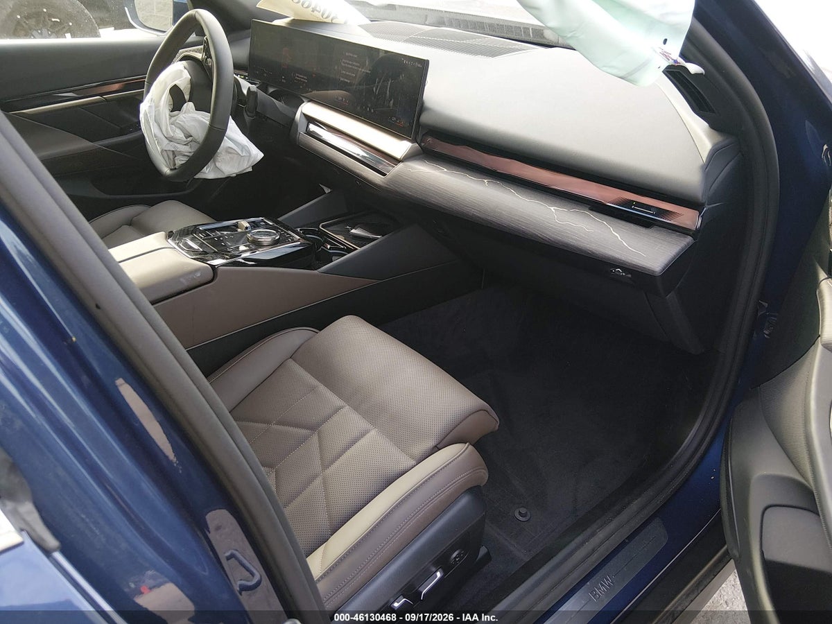 2027 BMW I5 — photo 5