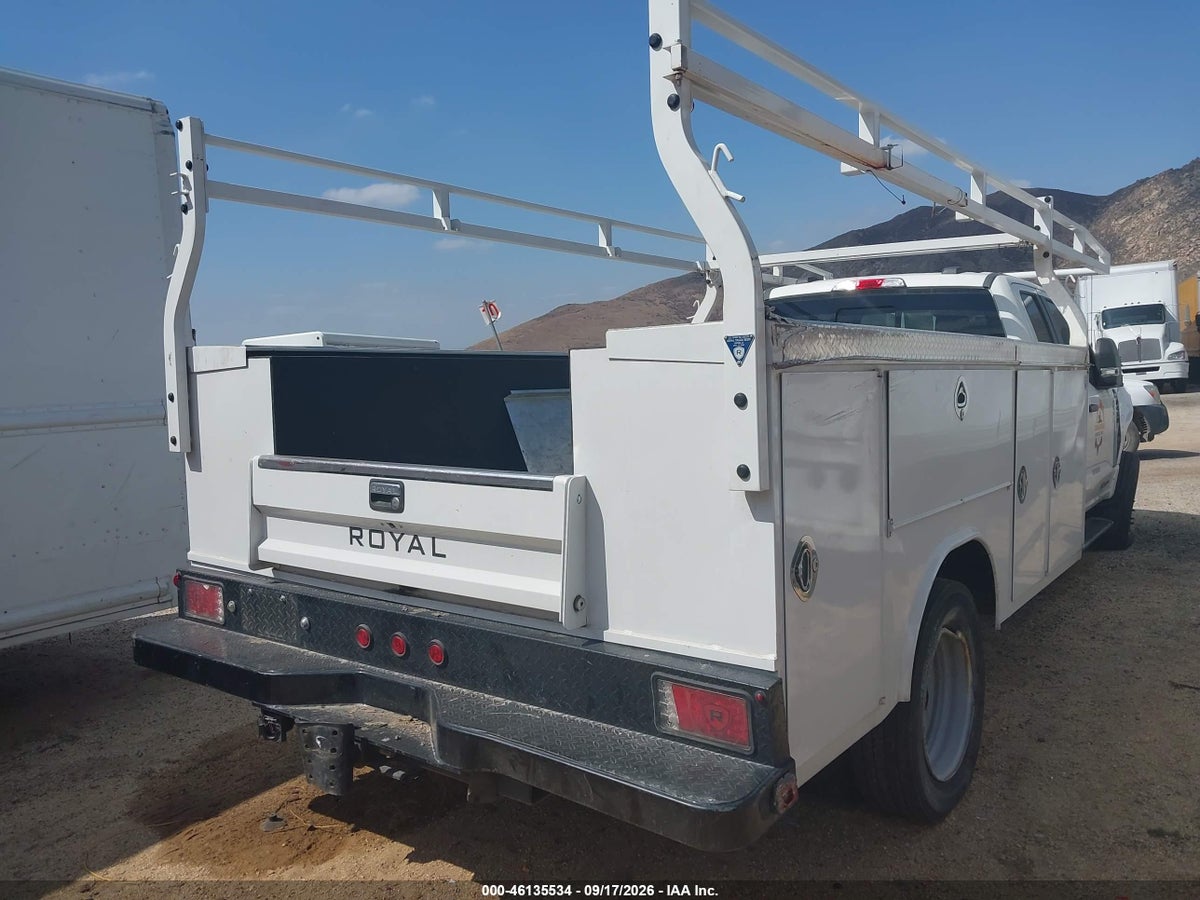 2024 FORD F-450 CHASSIS XL — photo 4