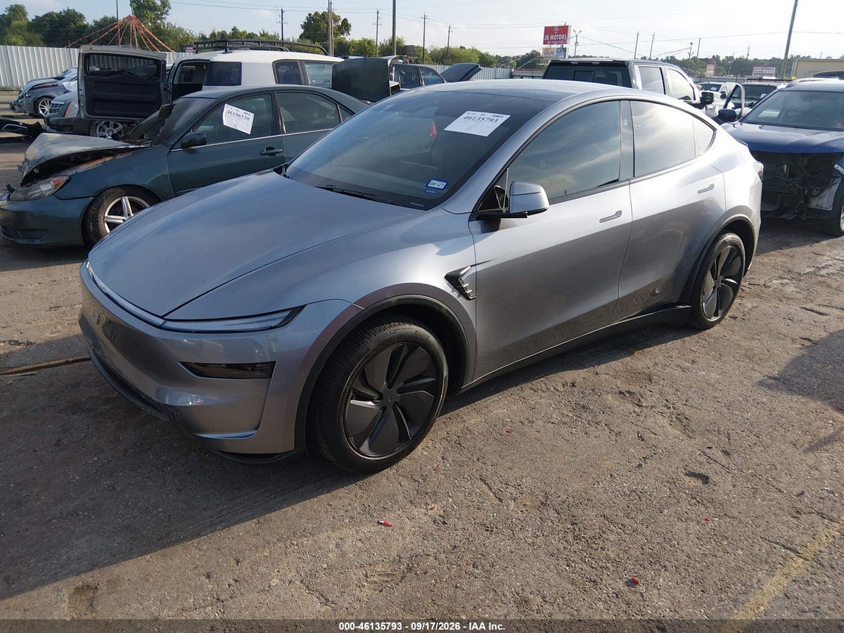 2026 TESLA MODEL Y PREMIUM REAR-WHEEL DRIVE/REAR-WHEEL DRIVE — photo 2