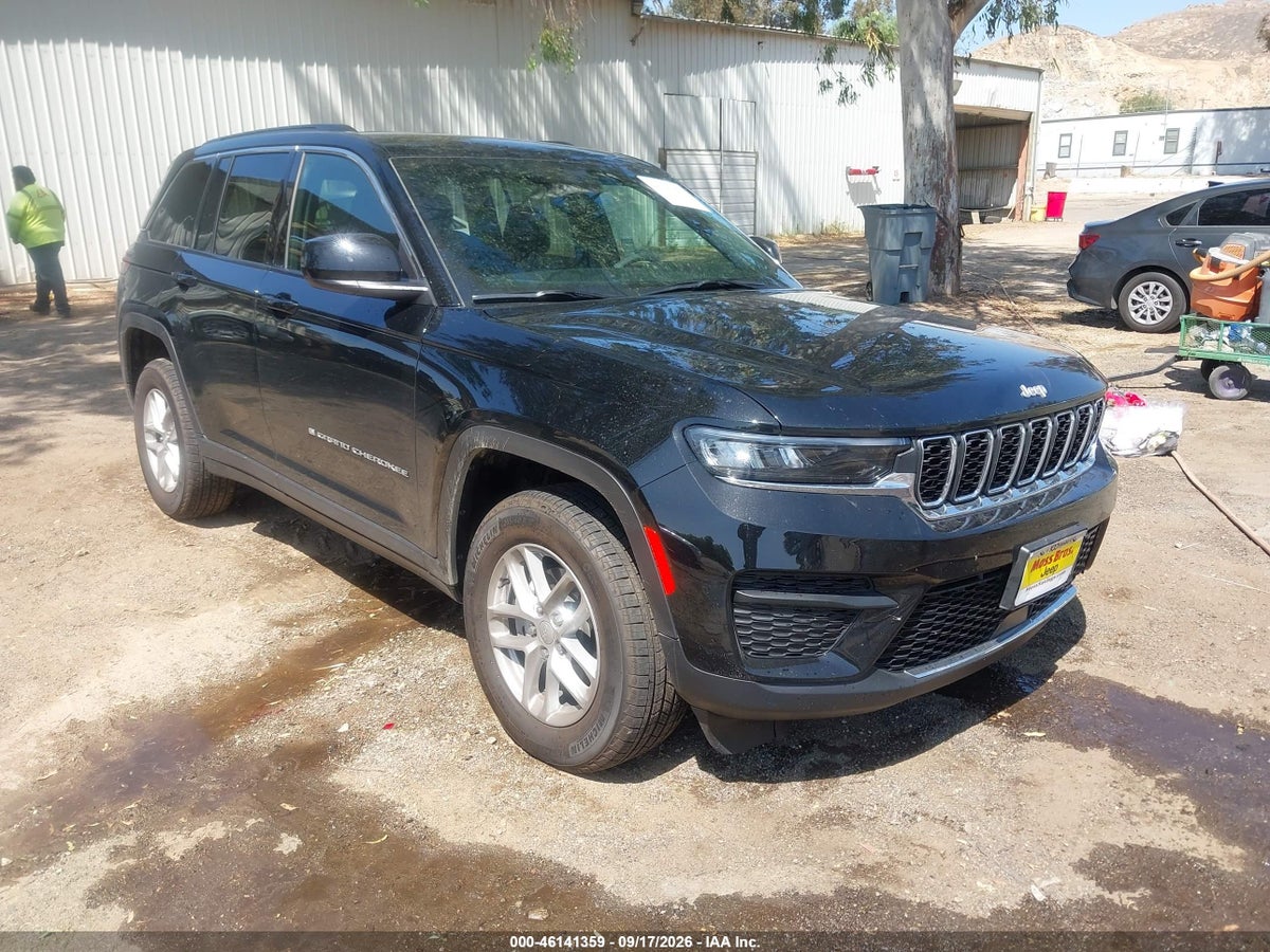 2026 JEEP GRAND CHEROKEE LAREDO 4X2