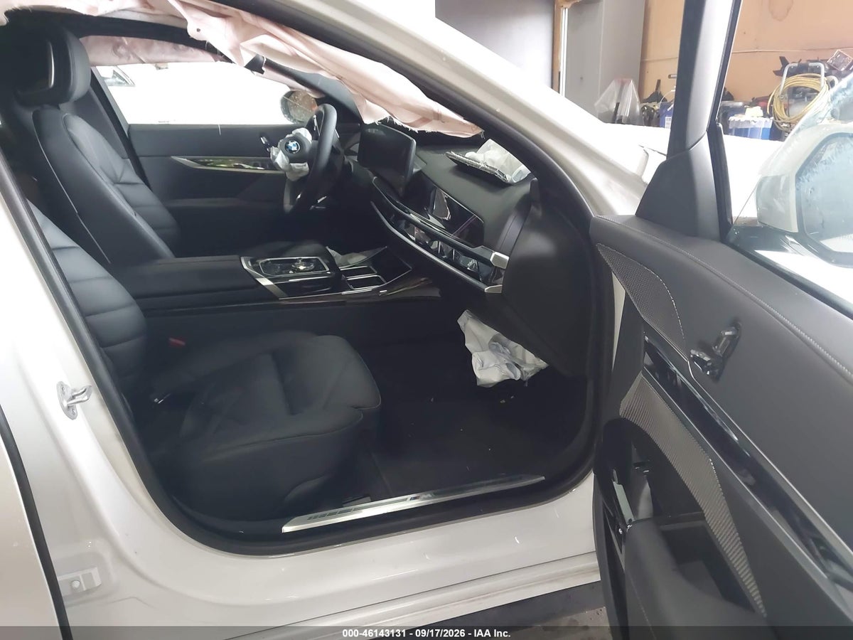 2026 BMW 740I XDRIVE — photo 5