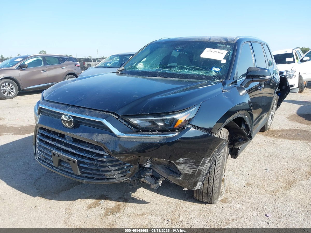 2026 TOYOTA GRAND HIGHLANDER HYBRID MAX PLATINUM — photo 2