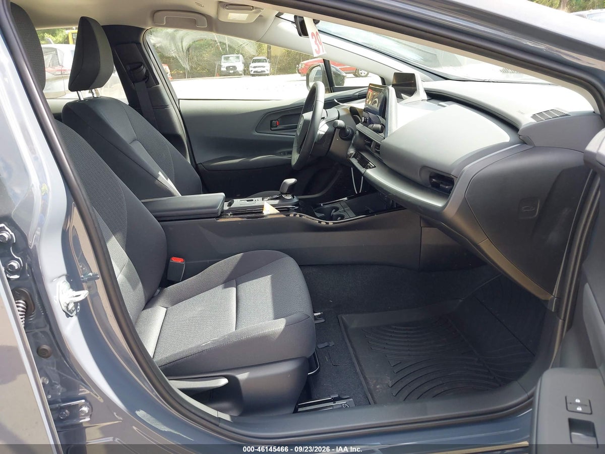 2026 TOYOTA PRIUS LE — photo 5