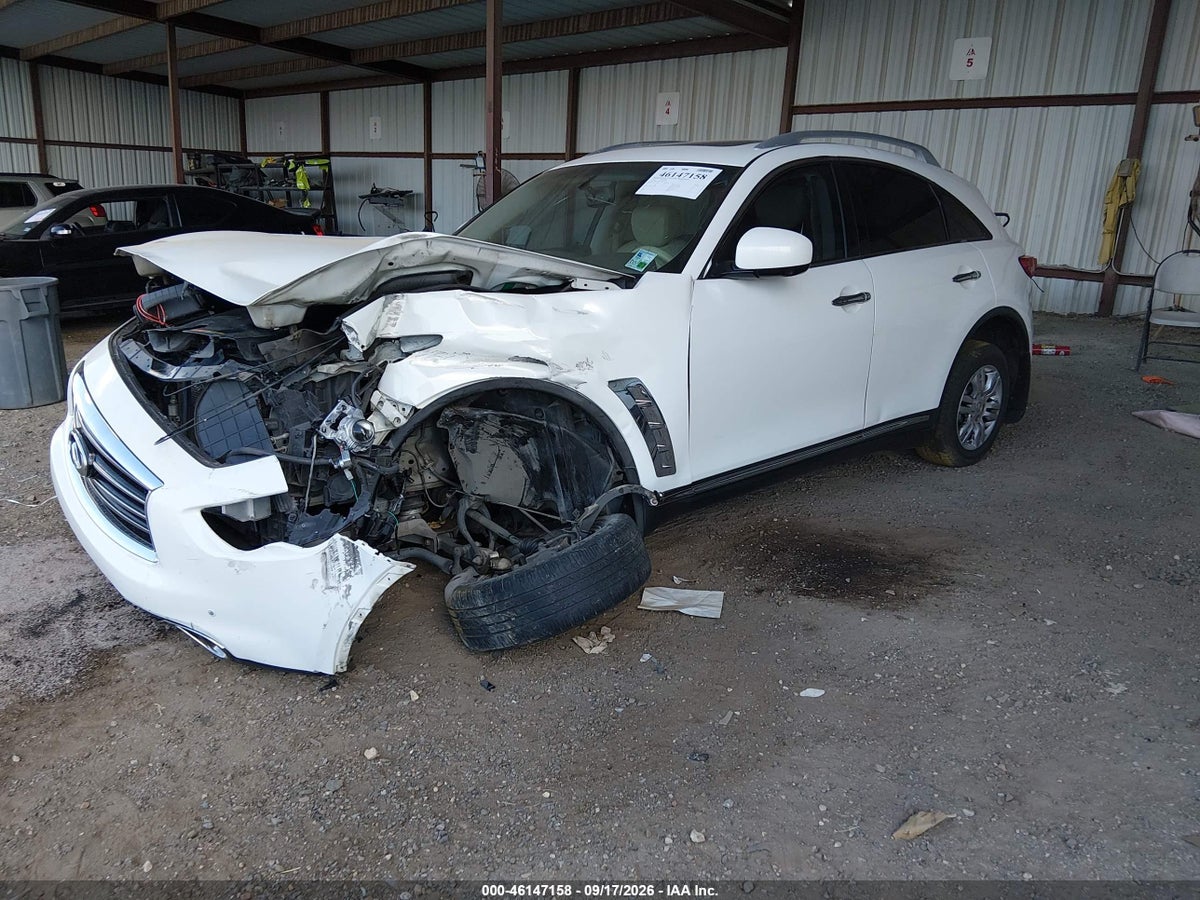 2013 INFINITI FX37 — photo 2
