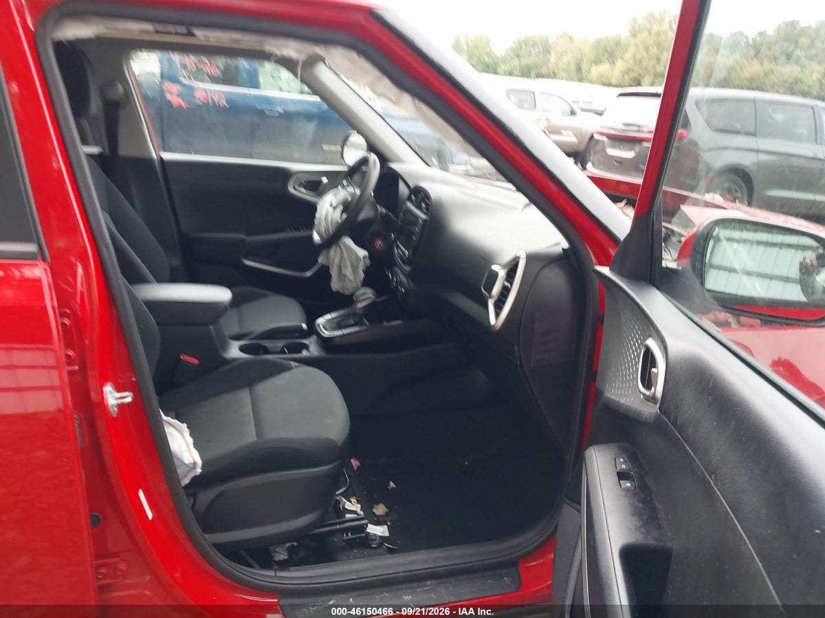 2025 KIA SOUL LX — photo 5