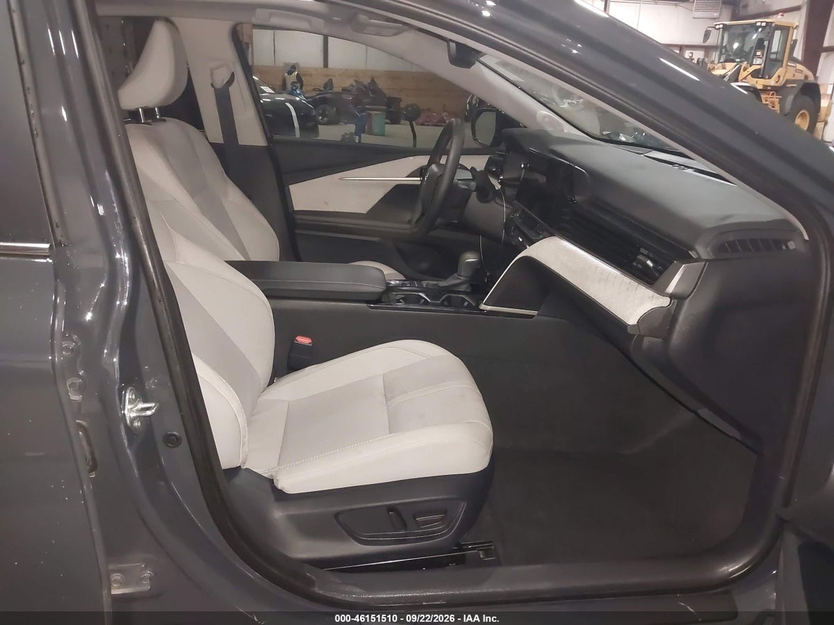 2026 TOYOTA CAMRY XLE — photo 5