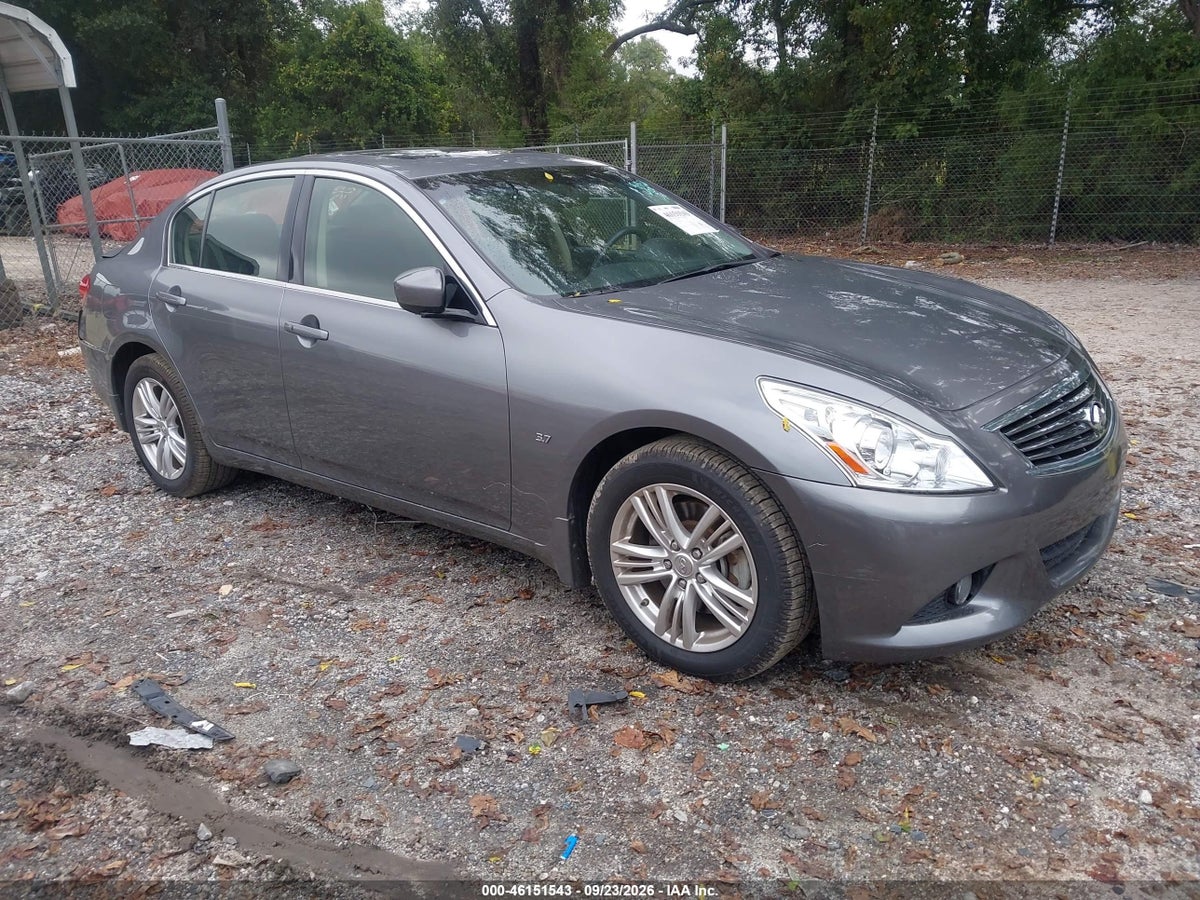 2015 INFINITI Q40