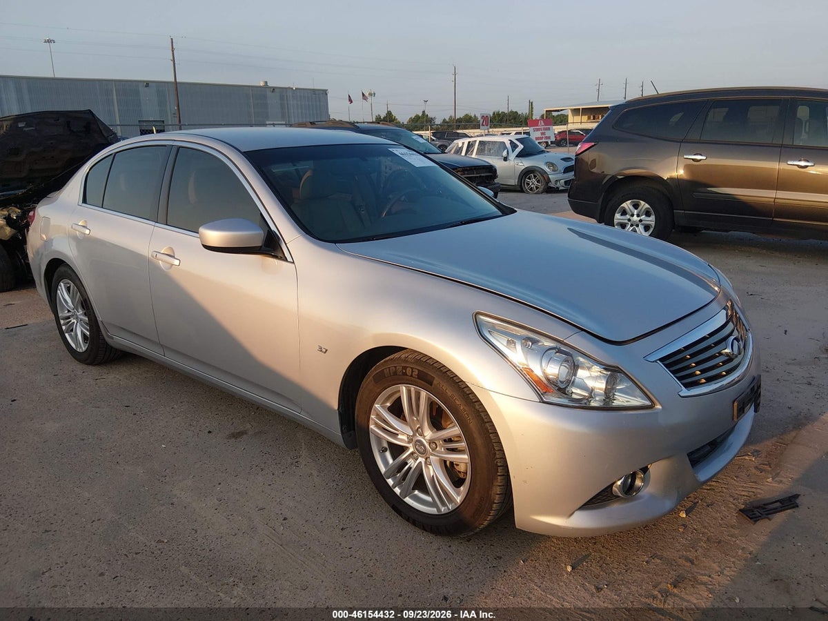 2015 INFINITI Q40