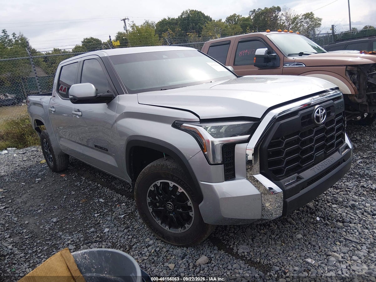 2026 TOYOTA TUNDRA SR5 CREWMAX 5.5' BED