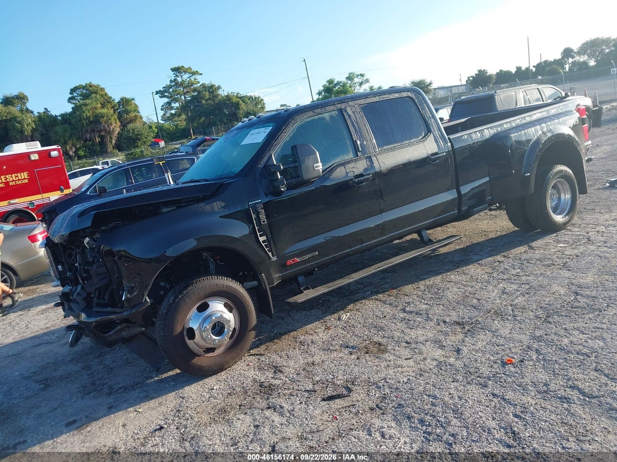 2026 FORD F-350 PLATINUM — photo 2