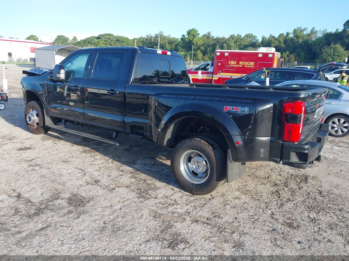2026 FORD F-350 PLATINUM — photo 3