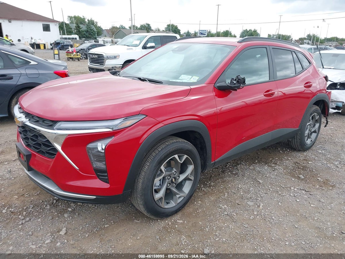 2026 CHEVROLET TRAX FWD LT — photo 2