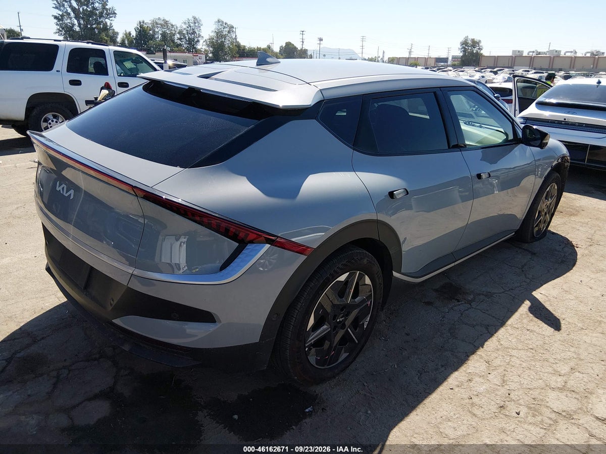 2025 KIA EV6 LIGHT LONG RANGE RWD — photo 4