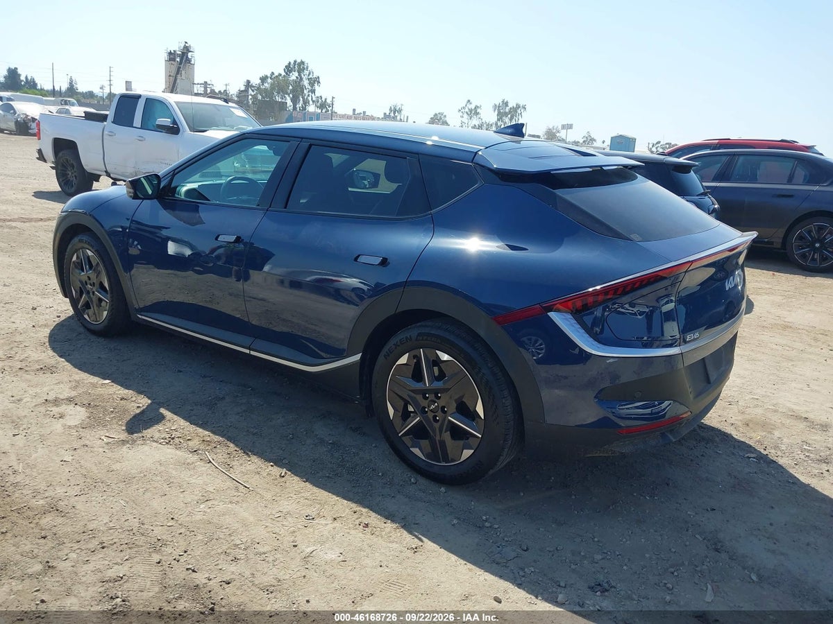 2025 KIA EV6 LIGHT LONG RANGE RWD — photo 3
