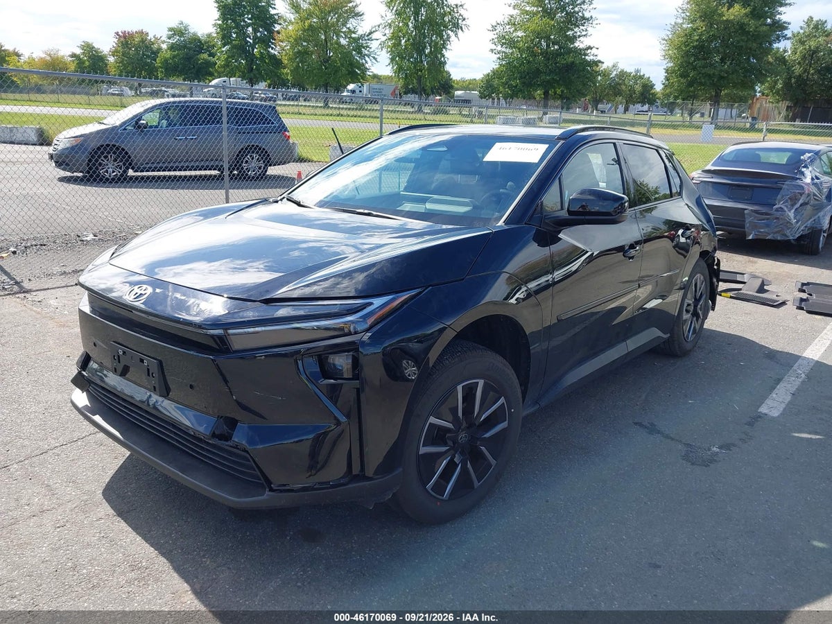 2026 TOYOTA BZ XLE — снимка 2