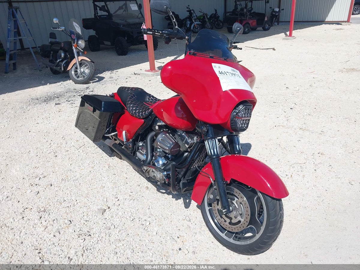 2011 HARLEY-DAVIDSON FLHX