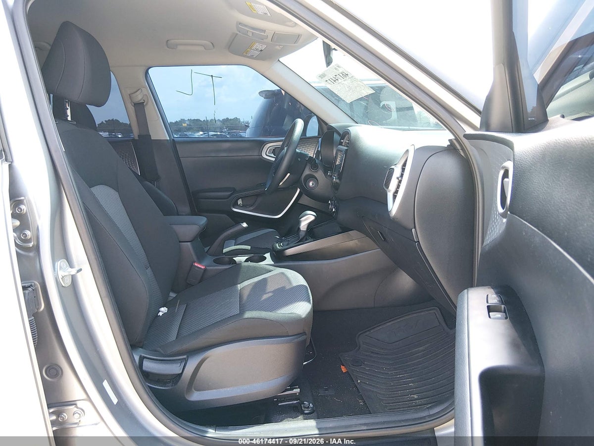 2025 KIA SOUL LX — photo 5
