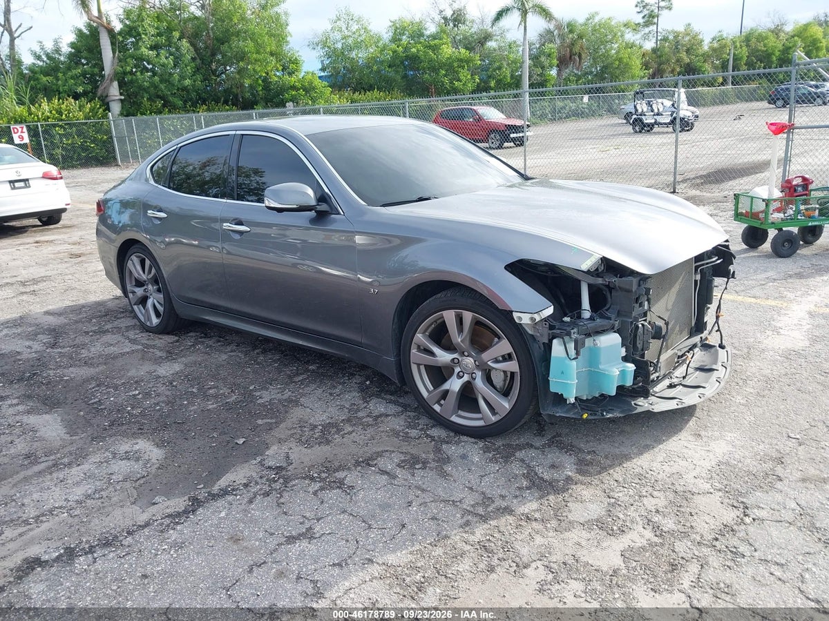 2019 INFINITI Q70 3.7 LUXE