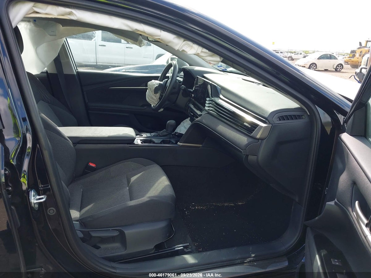 2026 TOYOTA CAMRY LE — снимка 5
