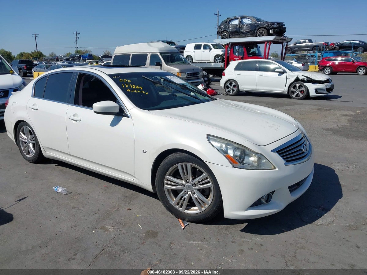 2015 INFINITI Q40