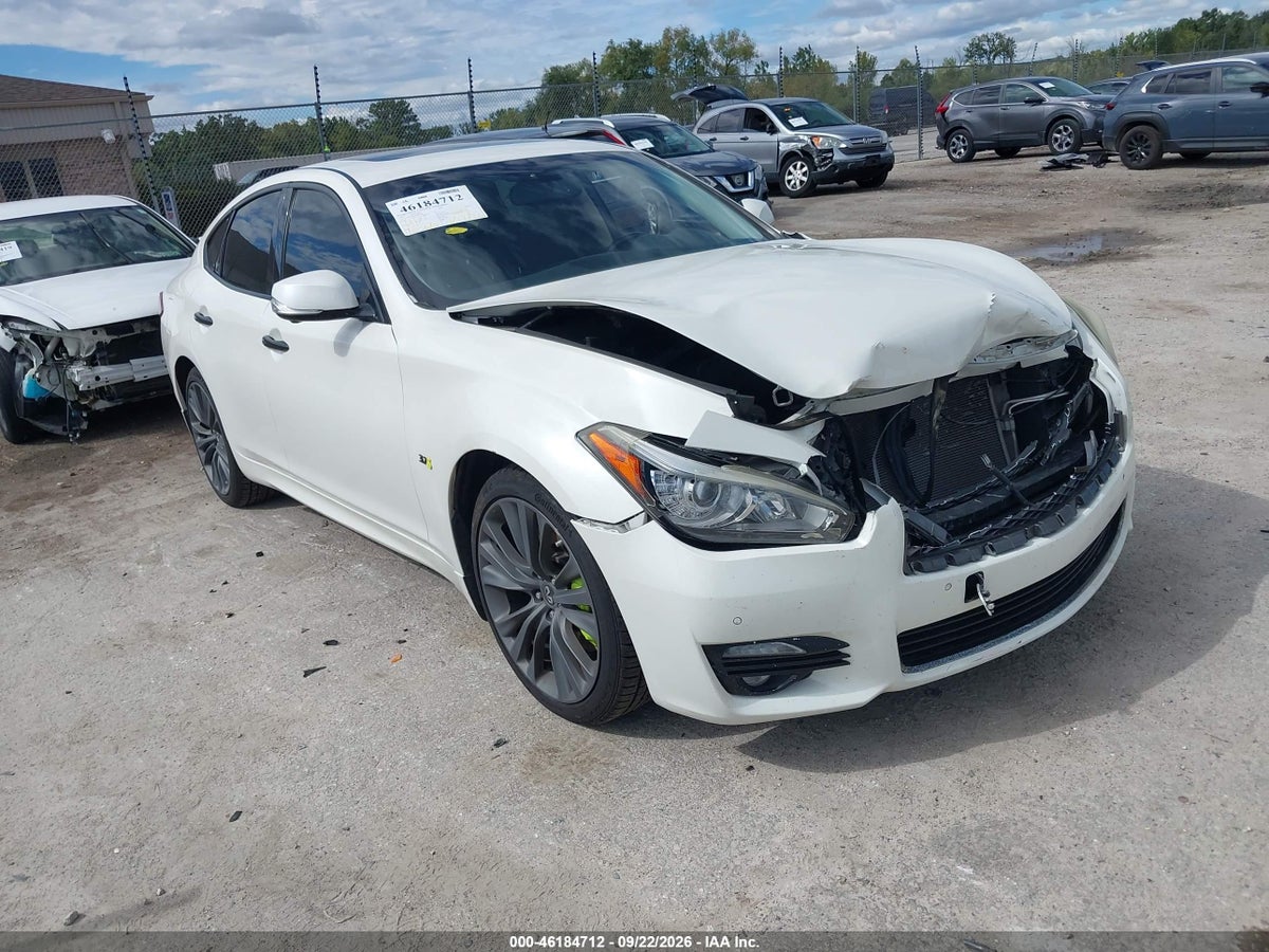 2019 INFINITI Q70 3.7 LUXE