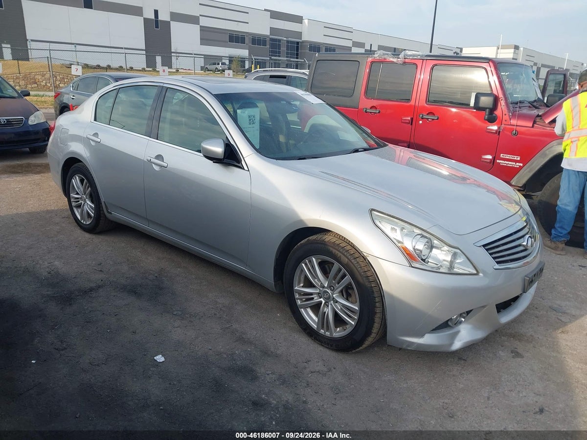 2013 INFINITI G37X
