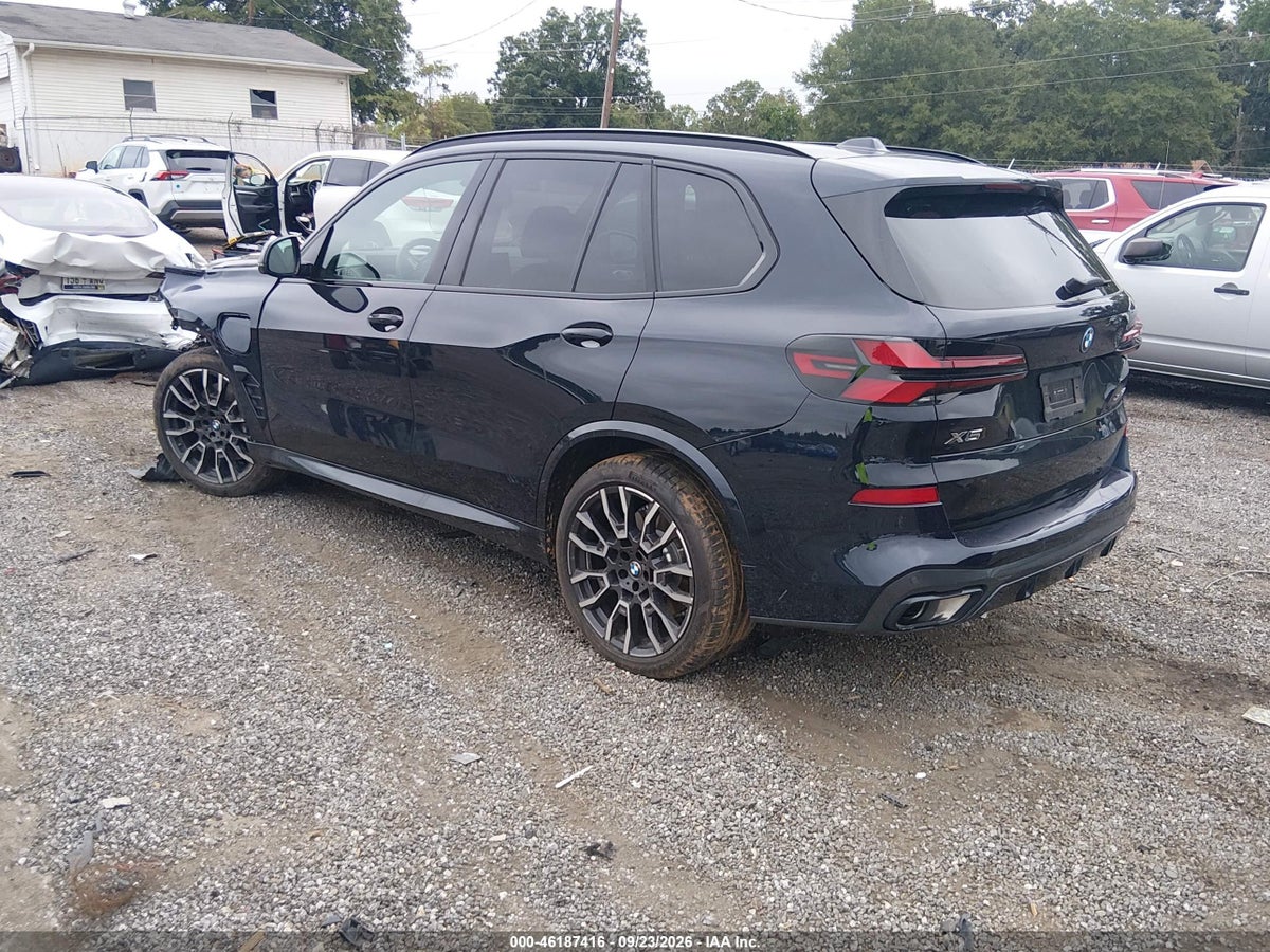 2026 BMW X5 PHEV XDRIVE50E — photo 3