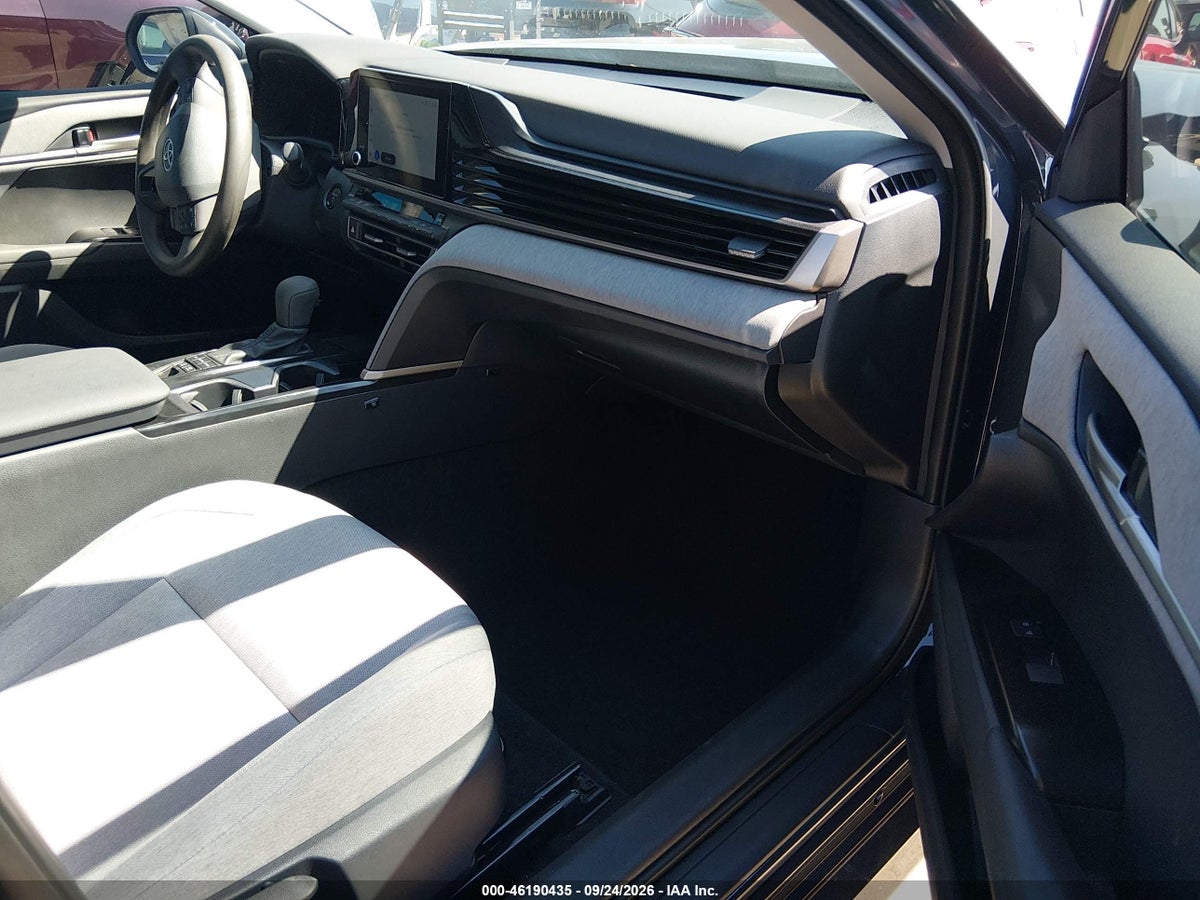 2026 TOYOTA CAMRY LE — снимка 5