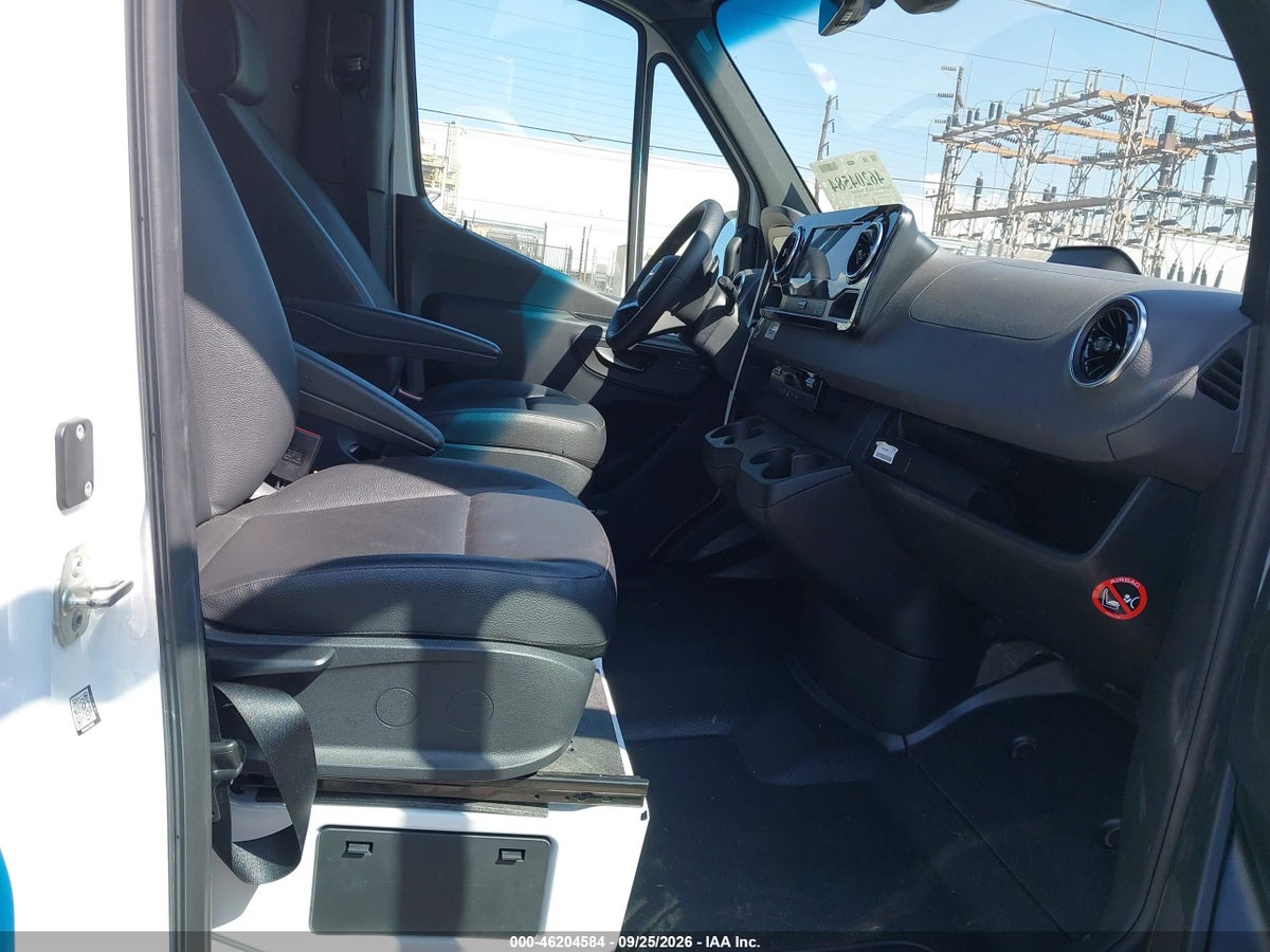 2025 MERCEDES-BENZ SPRINTER 2500 STANDARD ROOF 4-CYL DIESEL HO — photo 5